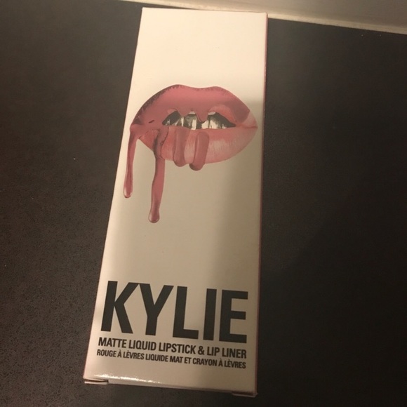 Kylie Cosmetics Other - KYLIE LIP KIT SMILE *LIMITED EDITION*